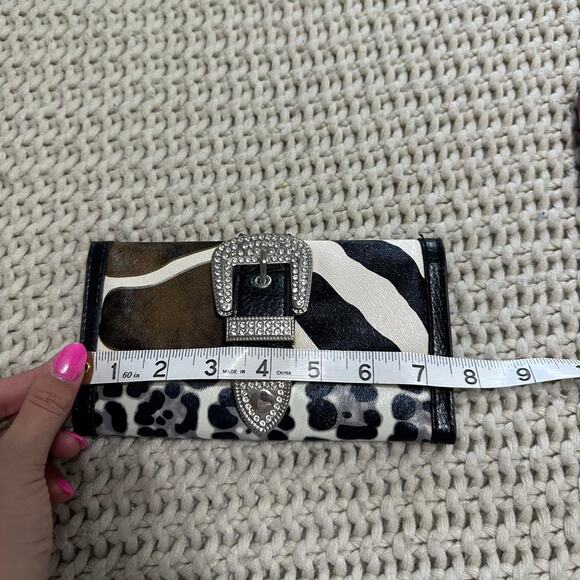 Black and white zebra print - Picture 6 of 6